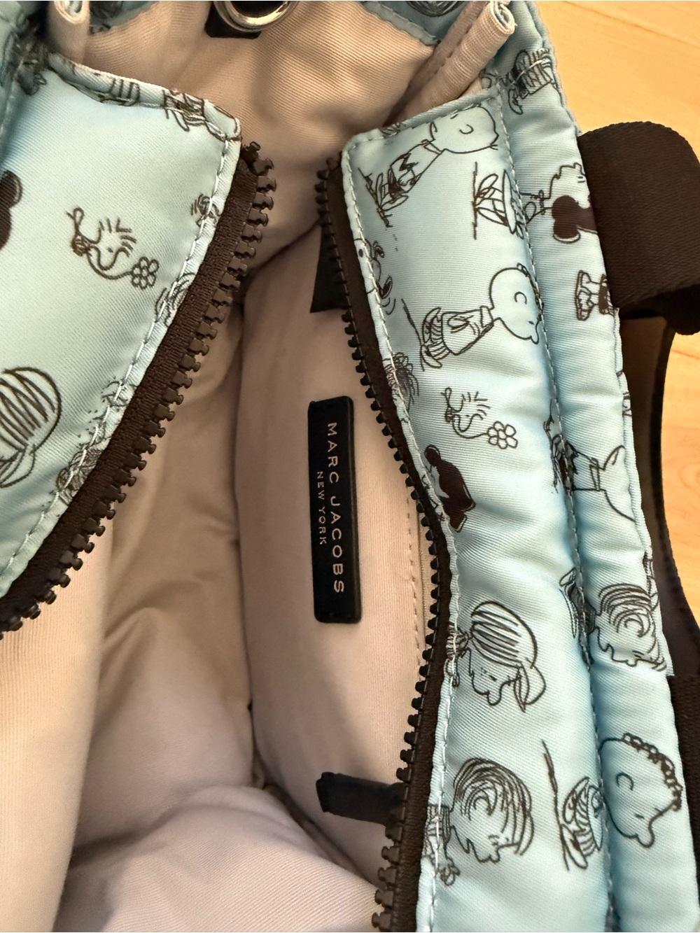 Marc Jacobs X Peanuts Snoopy Character Print Small Blue Nylon Puffy Tote - Picture 3 of 7